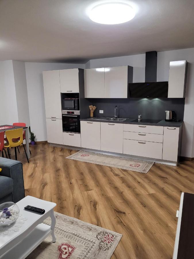 Appartement Casa Luca à Mezzana  Extérieur photo